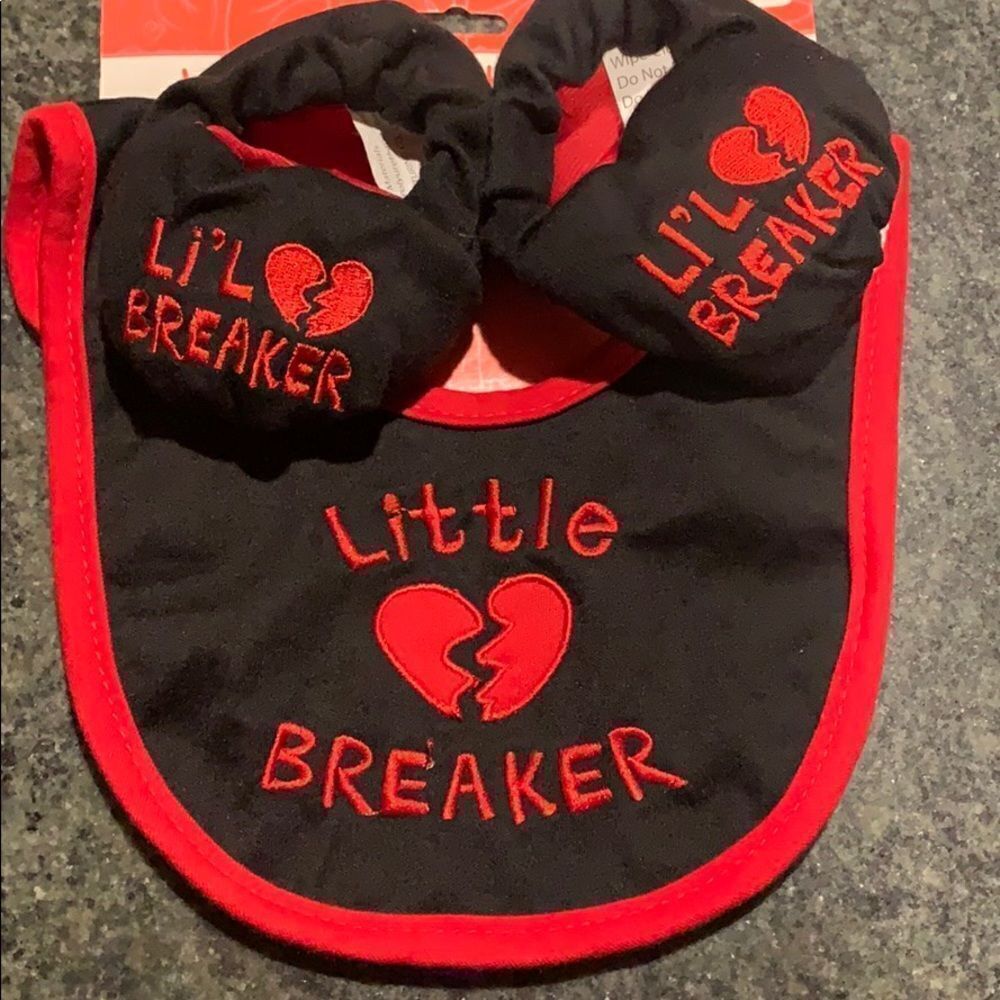 Baby bib & bootie set